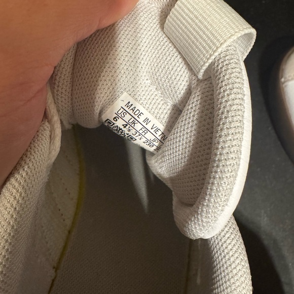 Adidas VL COURT 3.0 SHOES red and white - Picture 4 of 4